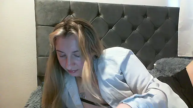 SusanCurt online show from 10/28/25, 10:41