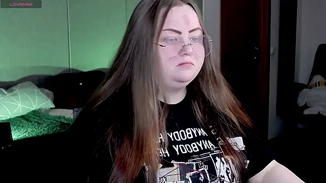 EMMA  CONNOR online show from 03/17/25, 08:19