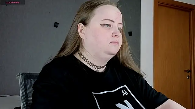 EMMA  CONNOR online show from 09/30/25, 07:24