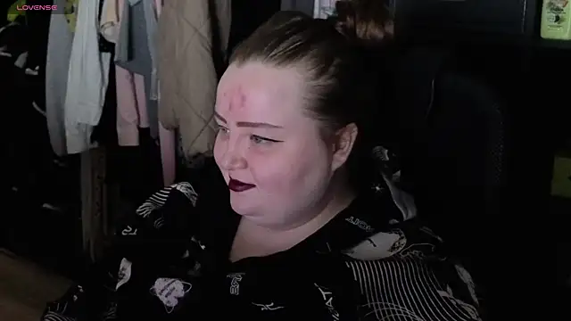 EMMA  CONNOR online show from 10/15/25, 12:11