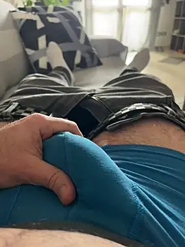 Snapshot of _Inchiodo_ chatting on 02/03/25, 01:40 Inchiodo online show from 02/03/25, 01:40