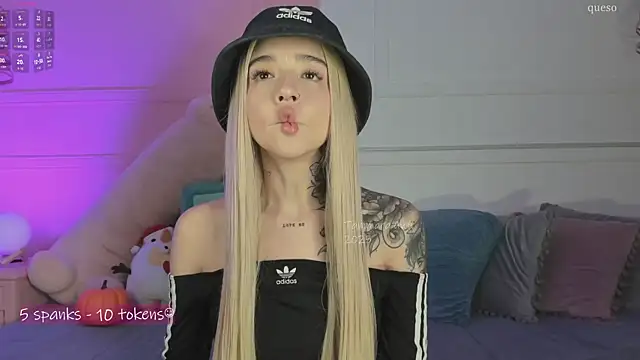 Snapshot of _Tammara_ chatting on 11/29/25, 12:41 Tammara online show from 11/29/25, 12:41