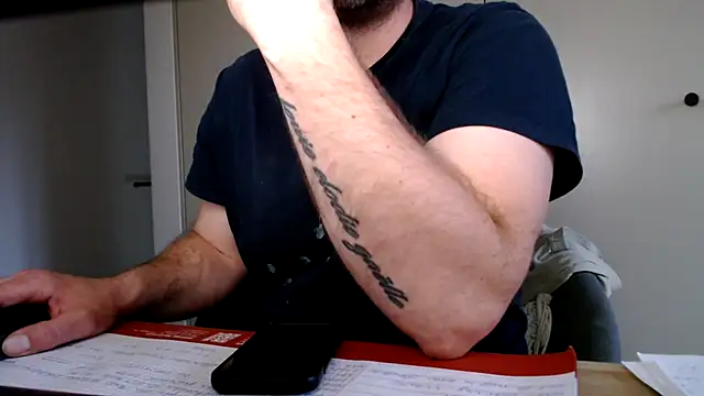 Snapshot of mrbigballs chatting on 05/07/26, 06:46 mrbigballs online show from 05/07/26, 06:46