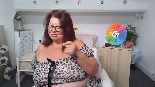 CougarBeccaX online show from 07/04/26, 10:54