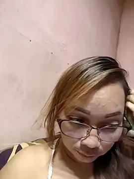 Snapshot of asianwet4u chatting on 02/14/26, 05:04 asianwet4u online show from 02/14/26, 05:04