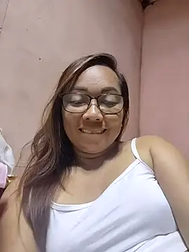 Snapshot of asianwet4u chatting on 02/16/26, 01:29 asianwet4u online show from 02/16/26, 01:29