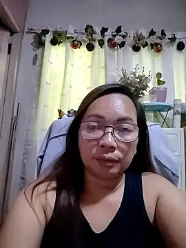 Snapshot of asianwet4u chatting on 02/28/26, 05:52 asianwet4u online show from 02/28/26, 05:52