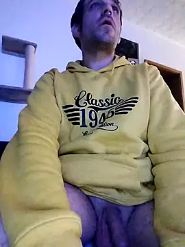 Snapshot of Codymc89 chatting on 02/16/25, 03:04 Codymc89 online show from 02/16/25, 03:04