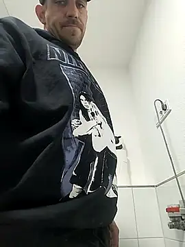 Snapshot of Codymc89 chatting on 10/10/25, 05:12 Codymc89 online show from 10/10/25, 05:12