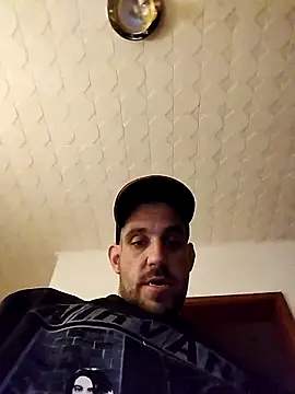 Snapshot of Codymc89 chatting on 10/17/25, 08:33 Codymc89 online show from 10/17/25, 08:33