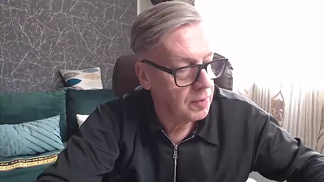 Snapshot of RobertStripX chatting on 02/28/26, 12:28 RobertStripX online show from 02/28/26, 12:28