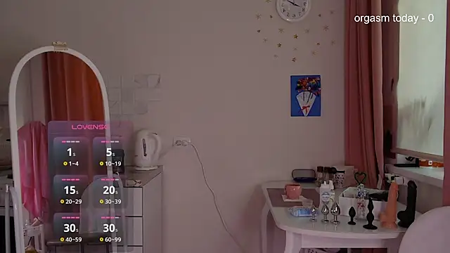 JuliaVilnet online show from 03/09/25, 05:11