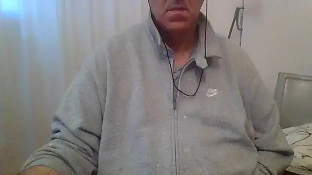 ANONIMO7735 online show from 04/18/26, 05:00