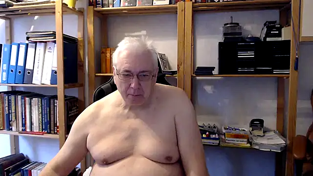 SchwanzhureXXL online show from 01/19/25, 09:11