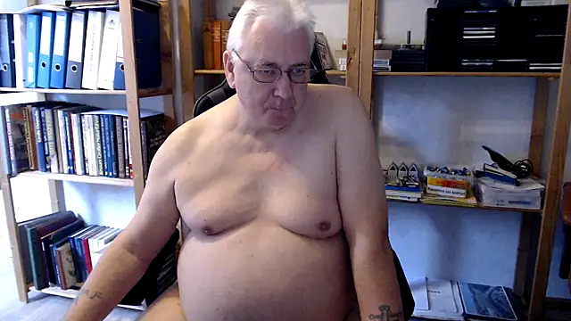 SchwanzhureXXL online show from 09/13/25, 08:14