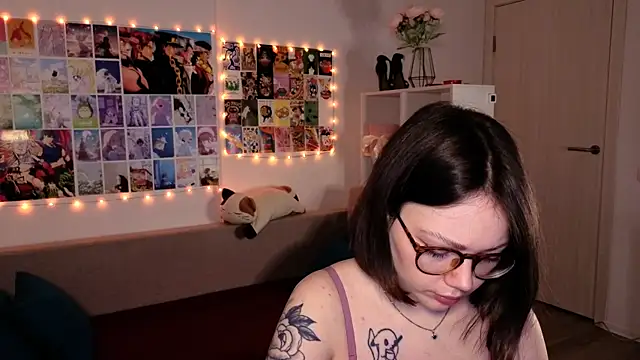 Snapshot of MilenaSaint chatting on 02/05/25, 03:02 MilenaSaint online show from 02/05/25, 03:02