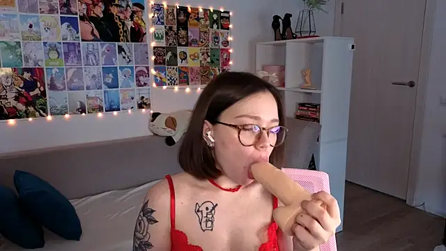 Snapshot of MilenaSaint chatting on 02/13/25, 08:48 MilenaSaint online show from 02/13/25, 08:48