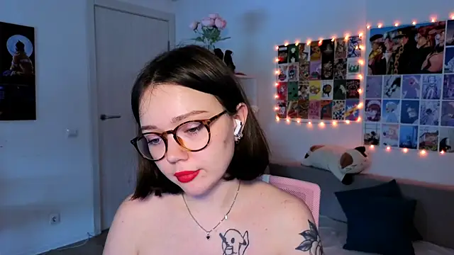 Snapshot of MilenaSaint chatting on 02/19/25, 02:55 MilenaSaint online show from 02/19/25, 02:55