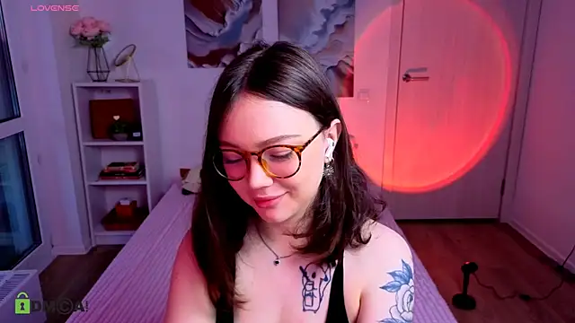 Snapshot of MilenaSaint chatting on 10/03/25, 04:20 MilenaSaint online show from 10/03/25, 04:20