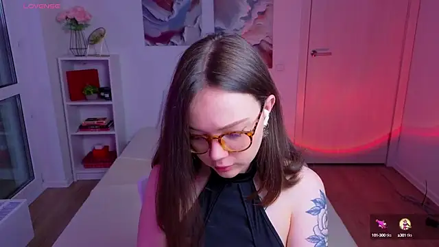 Snapshot of MilenaSaint chatting on 10/06/25, 04:32 MilenaSaint online show from 10/06/25, 04:32