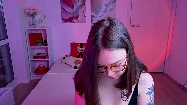 Snapshot of MilenaSaint chatting on 10/20/25, 04:35 MilenaSaint online show from 10/20/25, 04:35