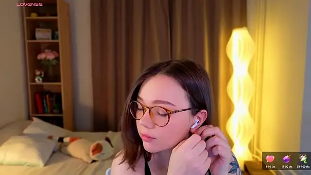 MilenaSaint online show from 02/11/26, 03:44