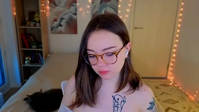 MilenaSaint online show from 04/22/26, 03:31