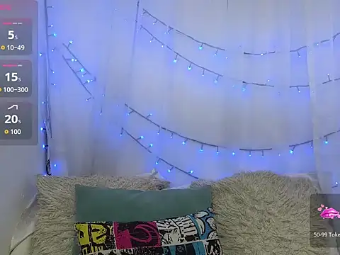 Snapshot of ninaa_fox chatting on 05/08/26, 01:49 ninaa fox online show from 05/08/26, 01:49