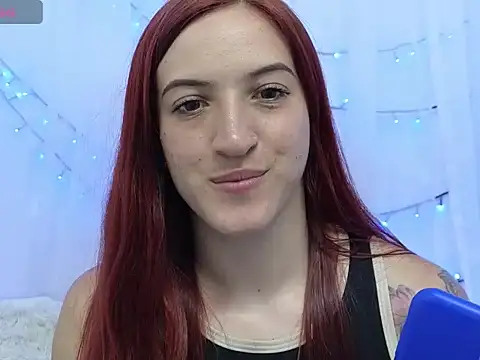 Snapshot of ninaa_fox chatting on 05/25/26, 08:15 ninaa fox online show from 05/25/26, 08:15