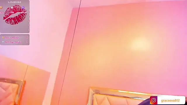 Snapshot of Eva_Grace_ chatting on 10/20/25, 01:39 Eva Grace online show from 10/20/25, 01:39