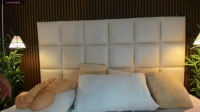 naughty flower18 online show from 11/13/25, 10:30