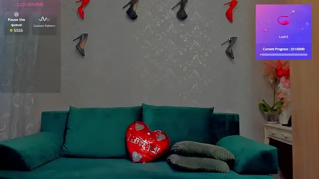 emilianna666 online show from 11/12/25, 09:42