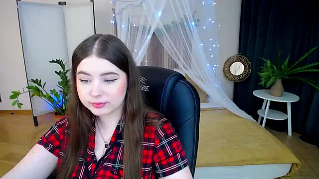 NicoleFoxery online show from 01/31/25, 06:14