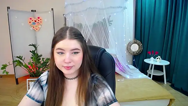 NicoleFoxery online show from 02/24/25, 10:26