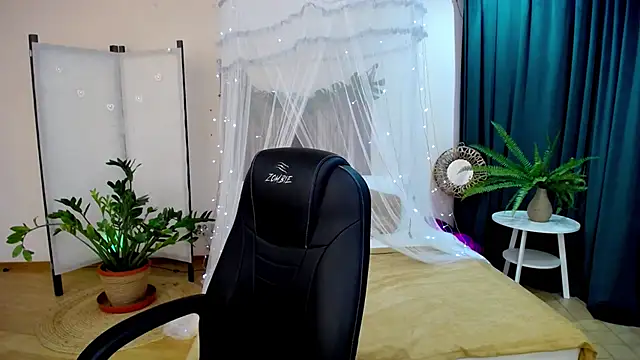 NicoleFoxery online show from 03/06/25, 08:08