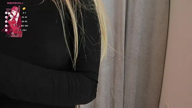 Snapshot of karoline_18 chatting on 02/24/25, 12:16 karoline 18 online show from 02/24/25, 12:16