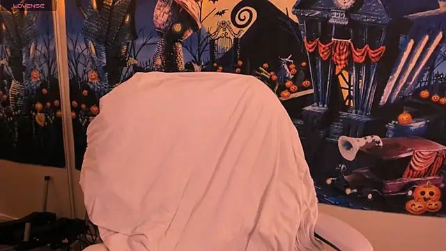 Evie-Luna online show from 10/26/25, 02:50