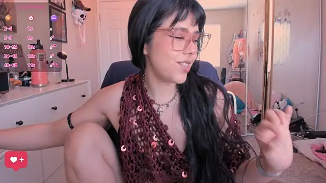 Evie-Luna online show from 04/19/26, 12:33