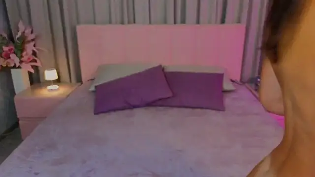 Snapshot of Ariana_Petite chatting on 07/16/26, 11:11 Ariana Petite online show from 07/16/26, 11:11