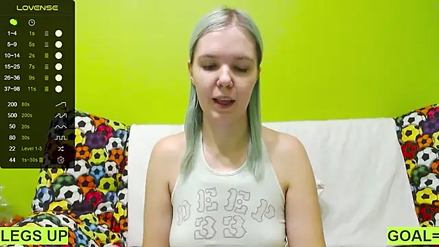 Snapshot of Ultra_Meow chatting on 02/10/25, 06:56 Ultra Meow online show from 02/10/25, 06:56