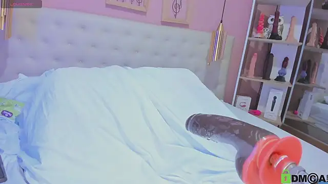 leylla  online show from 11/12/25, 08:08