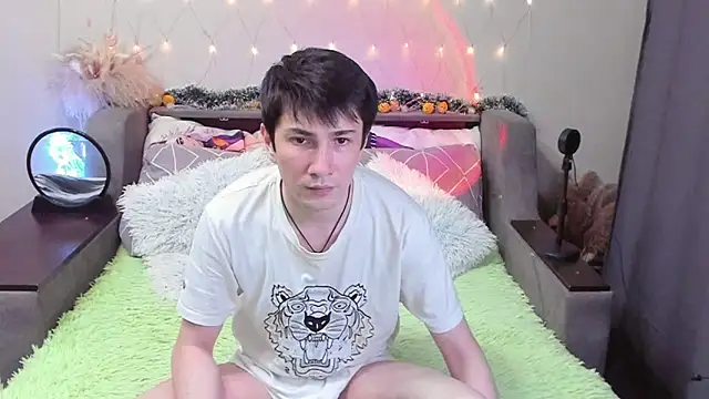 Yumi steve online show from 11/05/25, 04:40