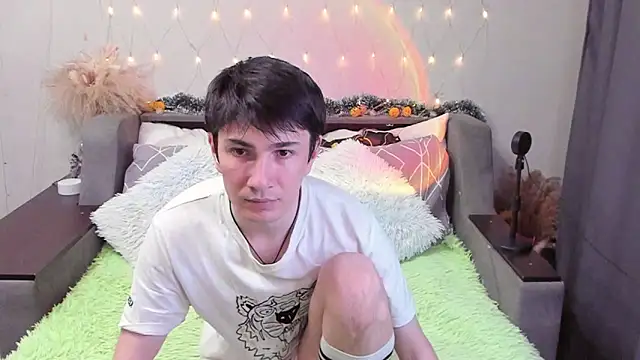 Yumi steve online show from 11/16/25, 04:45