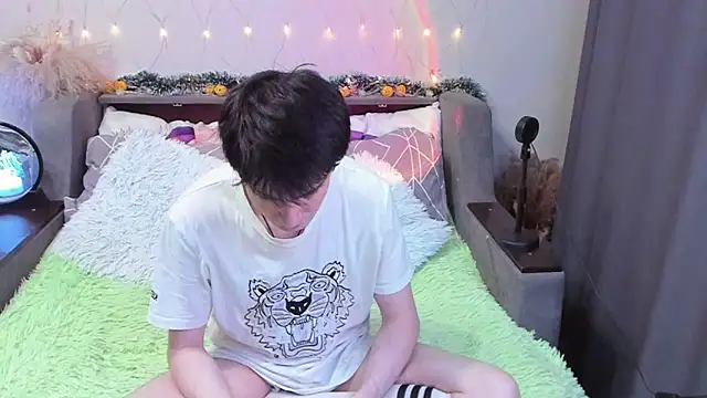 Yumi steve online show from 11/23/25, 09:09