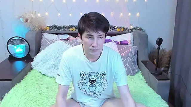 Yumi steve online show from 11/24/25, 09:09