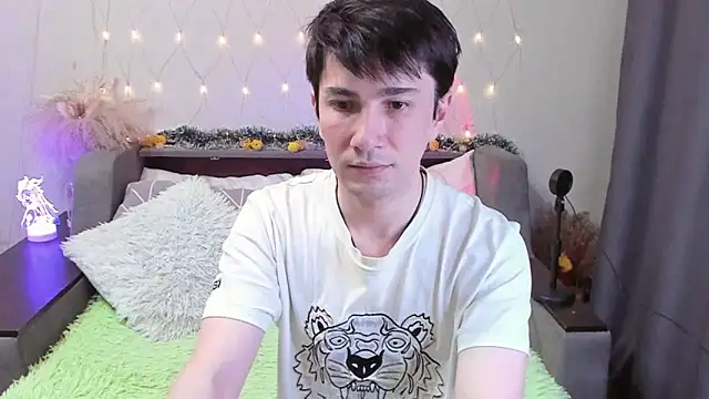 Yumi steve online show from 11/28/25, 04:53