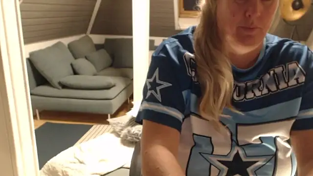 KimMitchelli online show from 11/24/25, 09:14