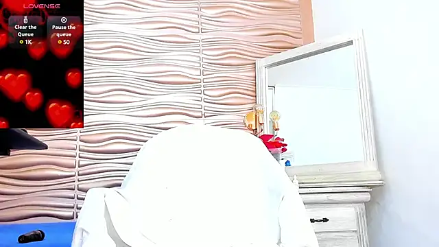 Snapshot of mia_pineda chatting on 02/24/25, 09:41 mia pineda online show from 02/24/25, 09:41