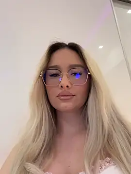 mollyxxx online show from 05/03/26, 02:39