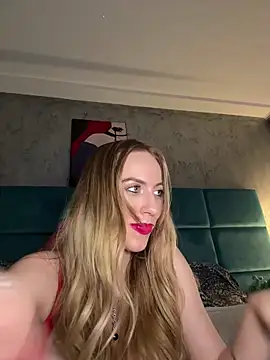 Snapshot of RockQueen_A chatting on 01/14/25, 05:01 RockQueen A online show from 01/14/25, 05:01